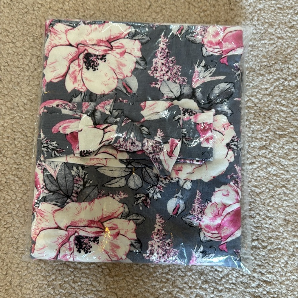 MILKMAID GOODS swaddle and matching bow